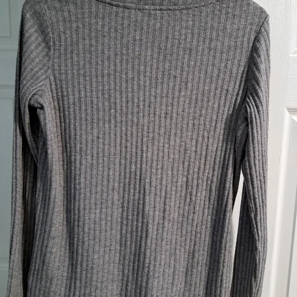 Sweater - Picture 2 of 4